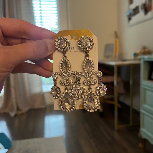 Prom / Pageant Earrings - Picture 2 of 2